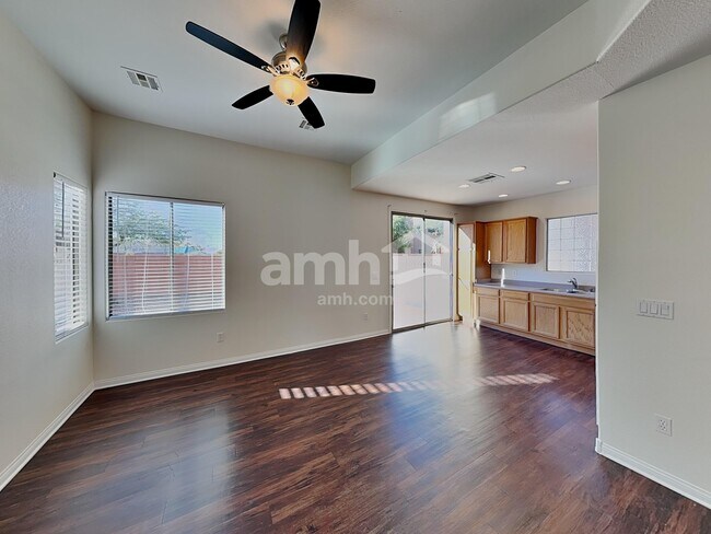 Foto del edificio - 5283 Railroad River Ave