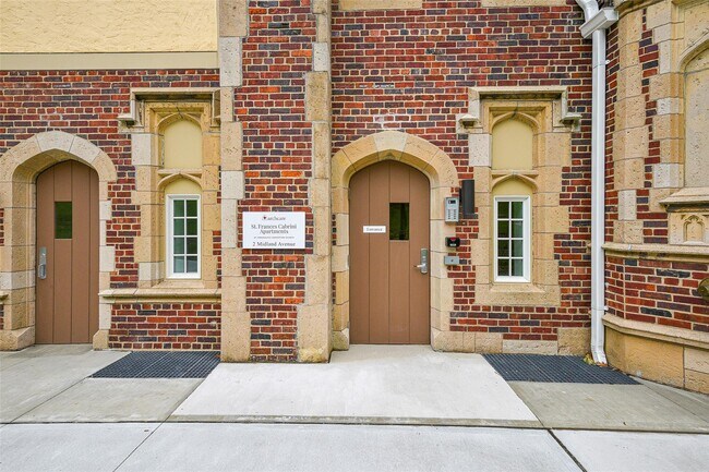 Building Photo - 2 Midland Ave
