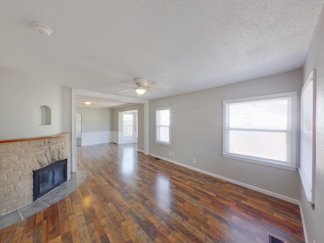 Building Photo - 417 S Leonine Rd