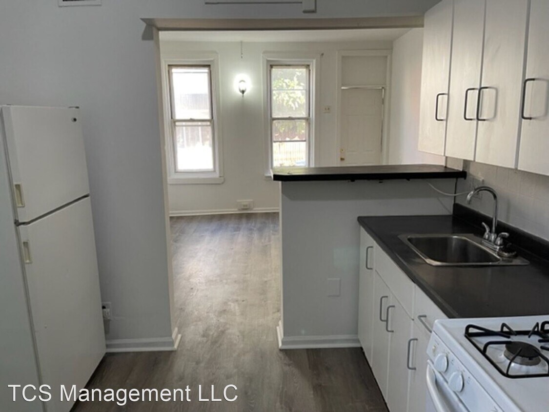 Primary Photo - 2 br, 1 bath House - 3038 Collins St