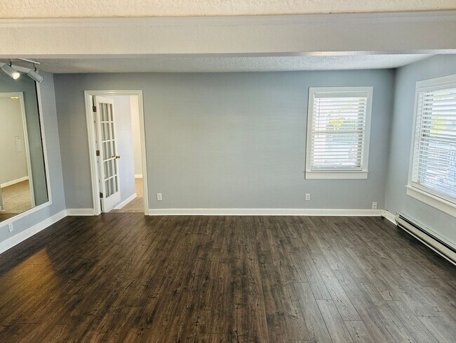 Foto del edificio - Charming Updated Home Centrally Located