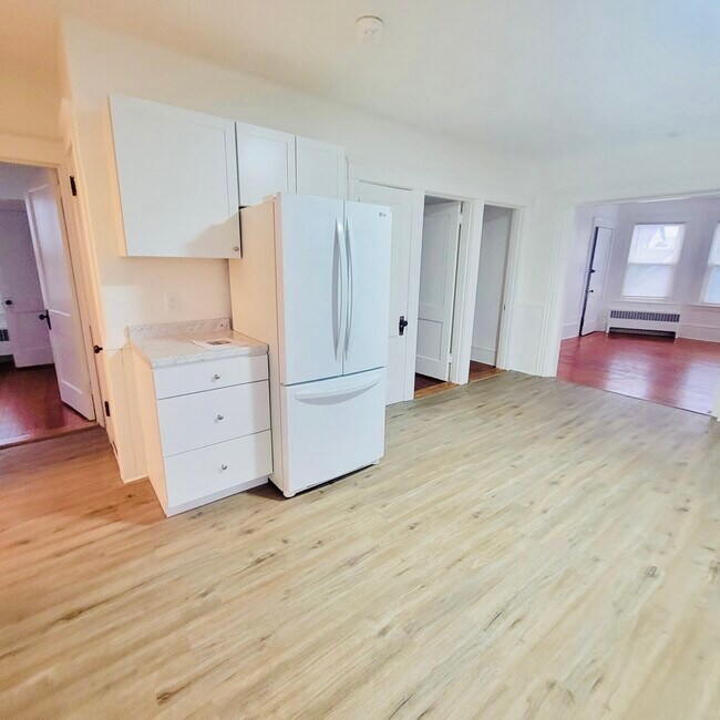 Building Photo - 19 Vale St