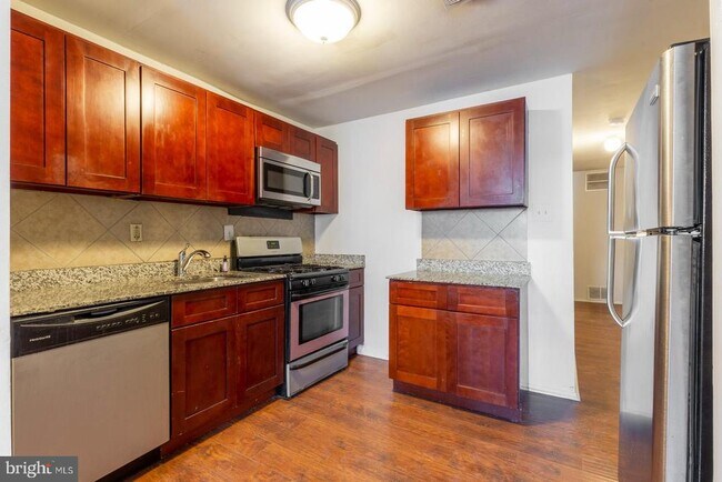 Foto del edificio - 238 W Girard Ave