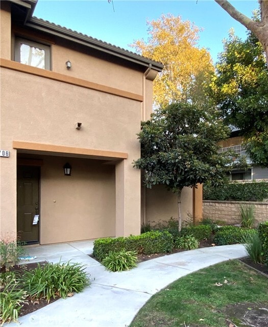 Building Photo - 17871 Shady View Dr