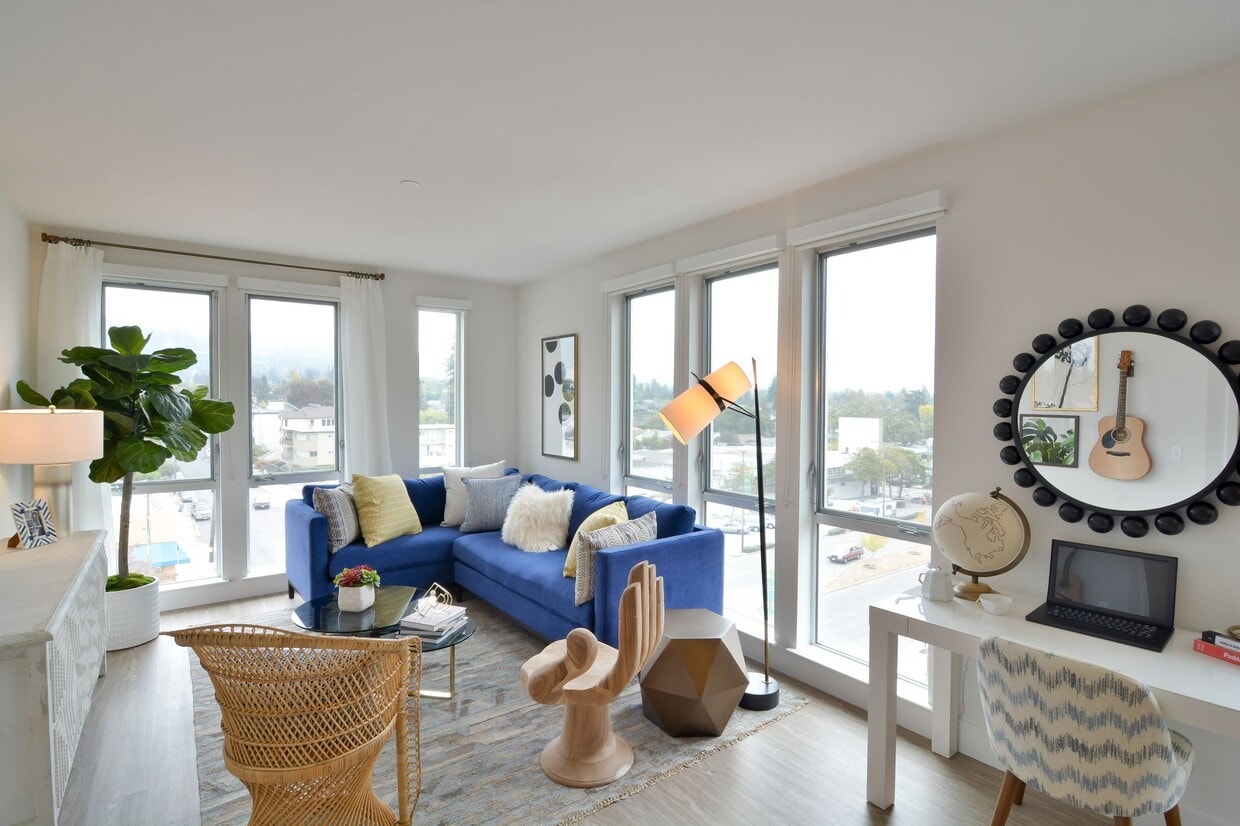 Primary Photo - Parker