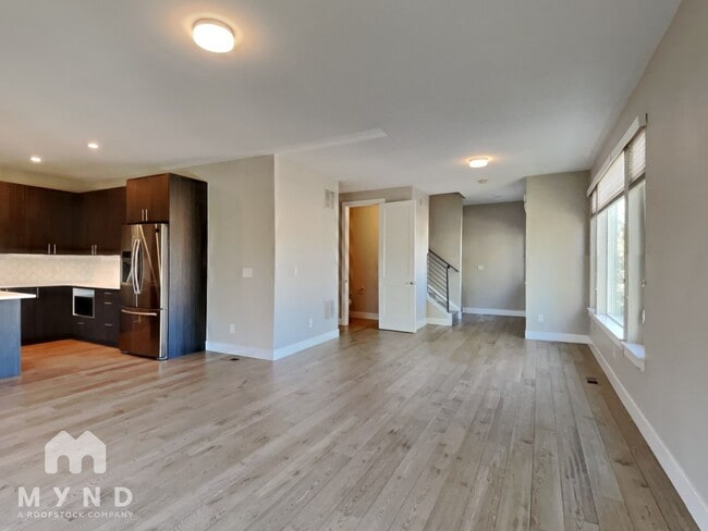 Building Photo - 3735 Kalamath St