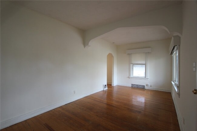 Foto del edificio - 7028 Glades Ave