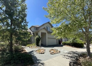 Building Photo - 4719 Prospect Ave
