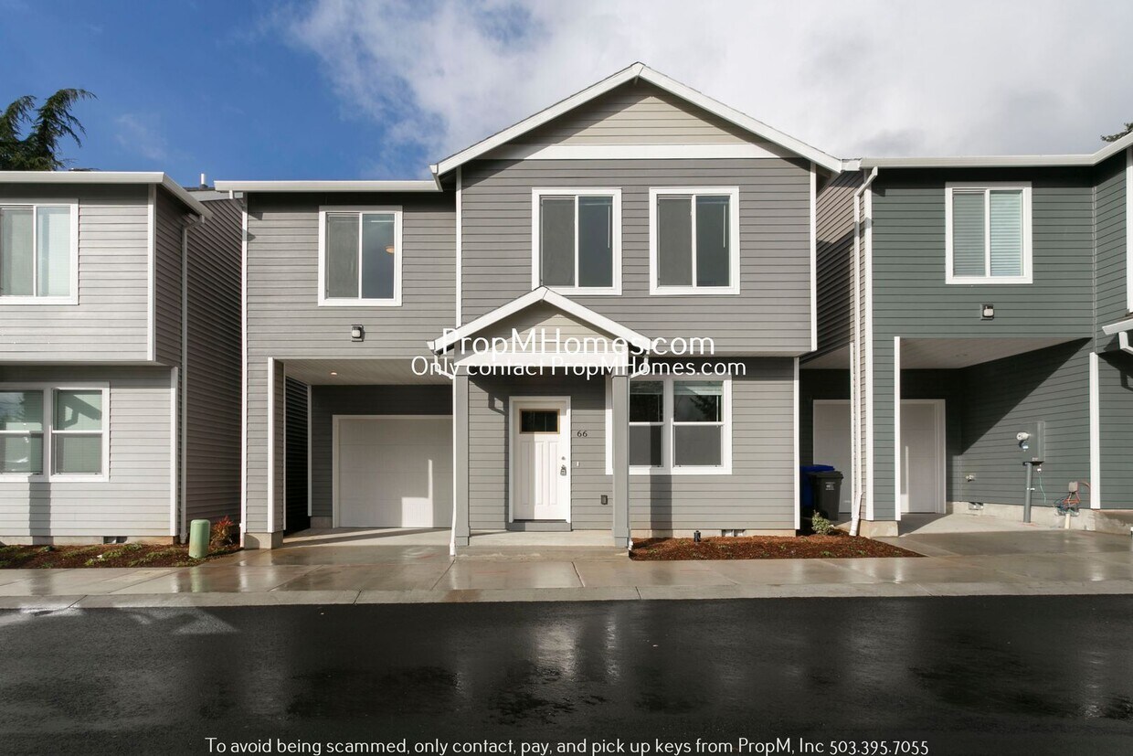 Foto principal - Modern Four Bedroom Home in SE!