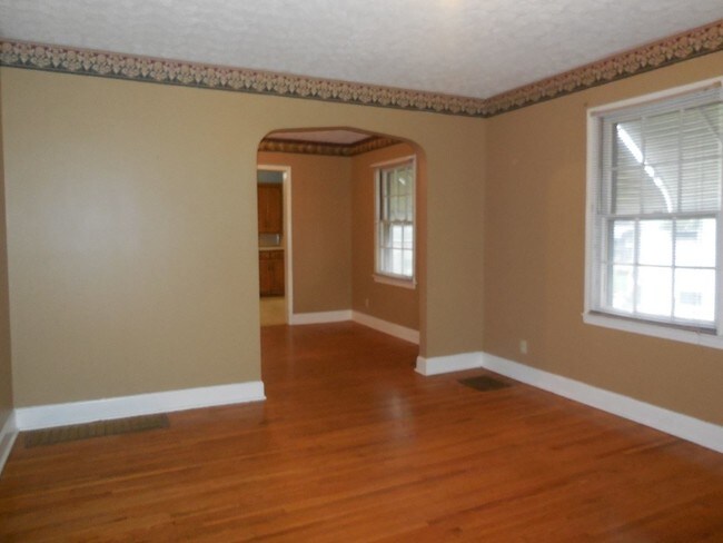 Building Photo - 2 br, 1 bath House - 3920 Vermont Ave