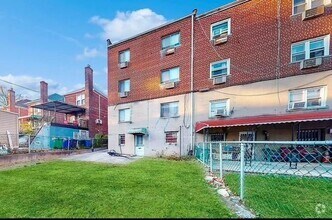 Building Photo - 1814 Bussing Ave