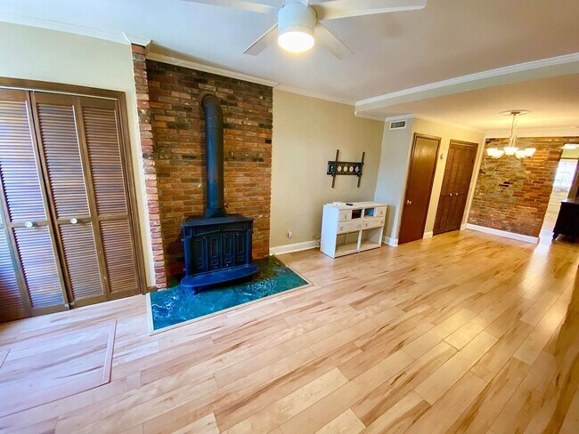 Foto del edificio - Lovely Three-Bedroom/2.5 Bath Fells Point ...