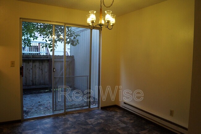 Foto del edificio - 1007 NW C St