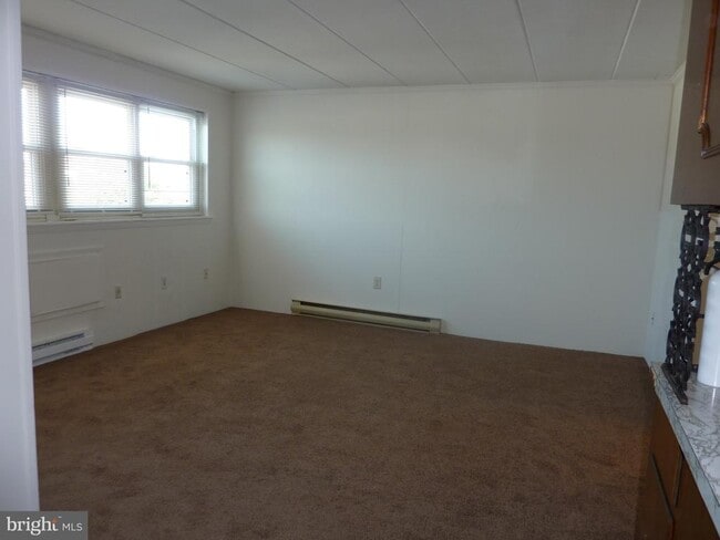 Building Photo - 319 Camden Ave