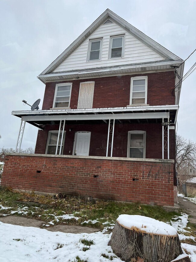 Building Photo - 1774 Falls St