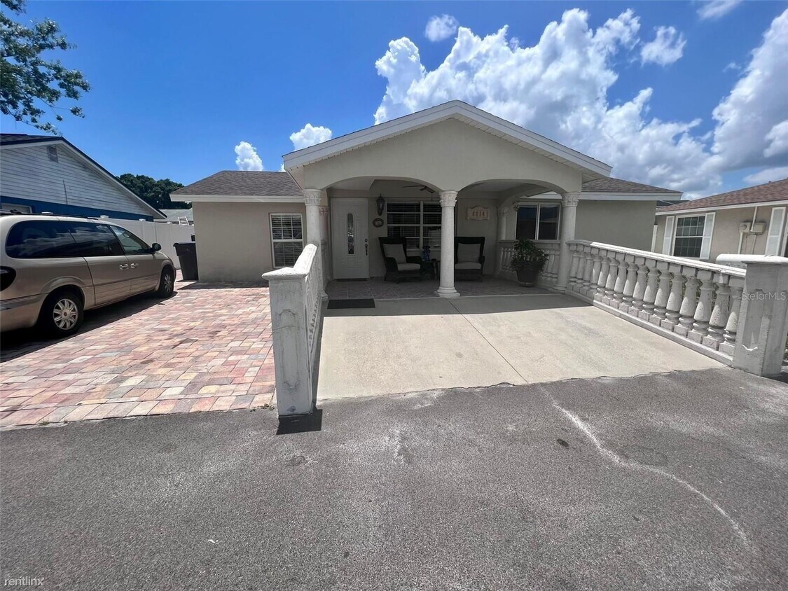 Foto principal - 5 br, 3 bath House - 8814 i Sleepy Creek C...