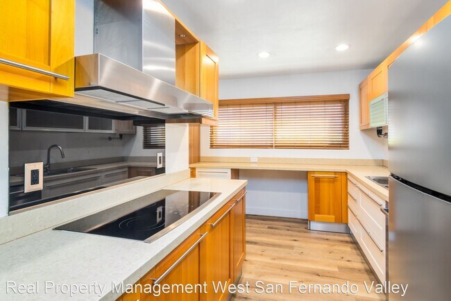 Building Photo - 3 br, 2 bath House - 4612 Park Granada  #54