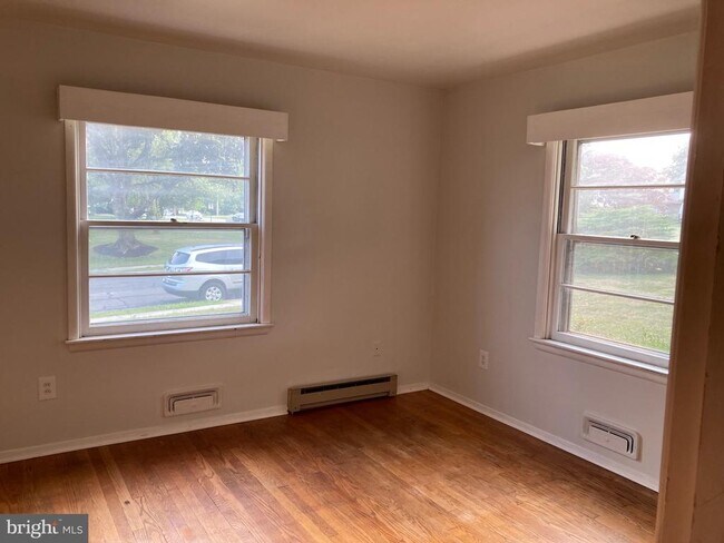 Building Photo - 10 Moller Pkwy