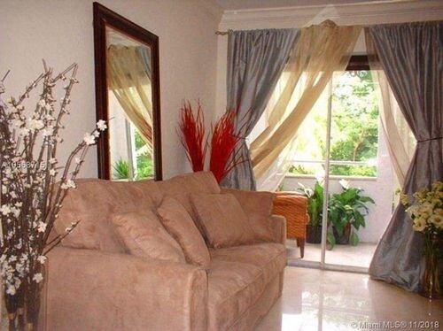 Foto del edificio - 1660 NE 135th St