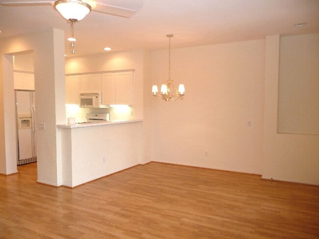 Building Photo - Charming 3BR Townhome in Aviara!