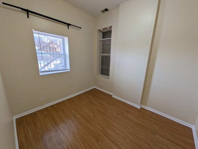 Foto del edificio - 1106 W Taylor St