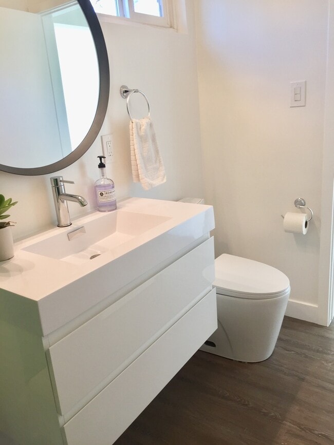 new bathroom - 110 S Grand Oaks Ave (Pasadena, CA) Apartments
