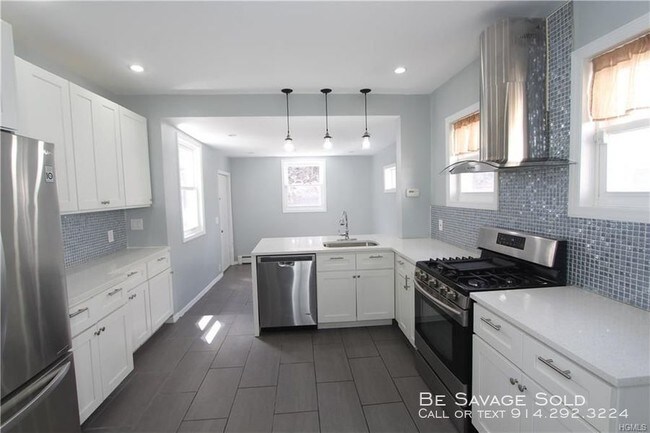 Building Photo - 555 Van Cortlandt Park Ave