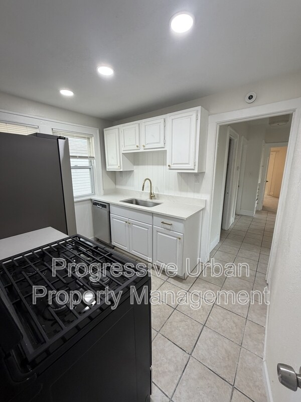 Foto del edificio - 4345 W 48th St