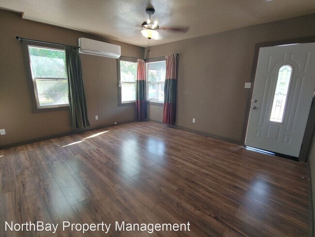 Foto del edificio - 2 br, 1 bath House - 9728 Middle Creek Rd,