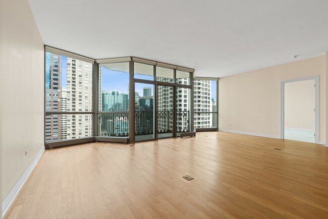 Foto del edificio - 21 E Huron St