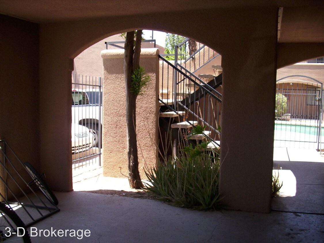 Building Photo - 1545-1591 N Santa Rita Ave