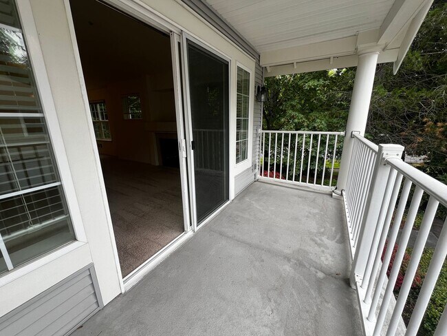 Foto del edificio - DuPont Condo, 3 bedrooms, 2.5 bath for Rent