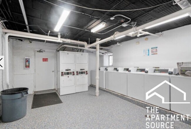 Foto del edificio - 2706 N Spaulding Ave