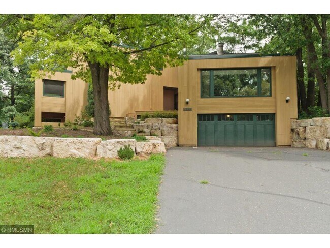 Building Photo - 1785 Venus Ave