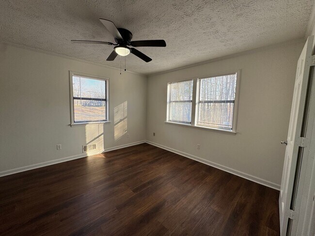 Foto del edificio - Charming 3 bedroom, 2 bathroom Ranch-Style Home