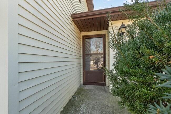 Foto del edificio - 2 Bedroom Rental Duplex with Attached Garage $1300/month