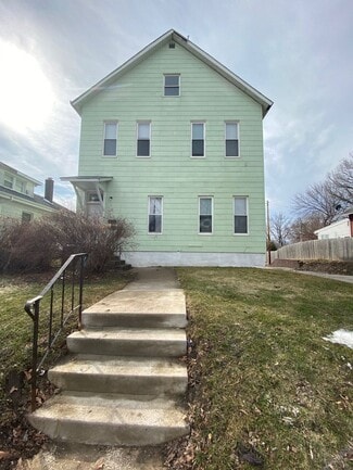 Building Photo - 1335 W 13th St