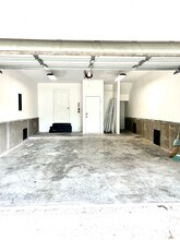 Building Photo - 807 Kipp Ave