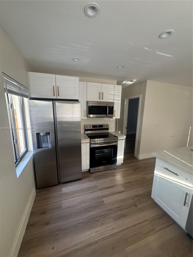 Foto principal - 1116 NE 15th Ave