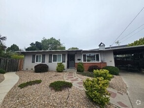 Building Photo - 7 Elm Ct