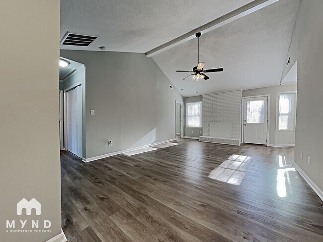 Foto del edificio - 1300 Newfound Hollow Dr