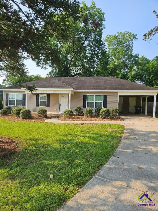 Primary Photo - 101 Azalea Ave