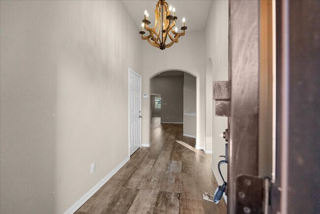 Foto del edificio - 8306 Hampton Bay Drive