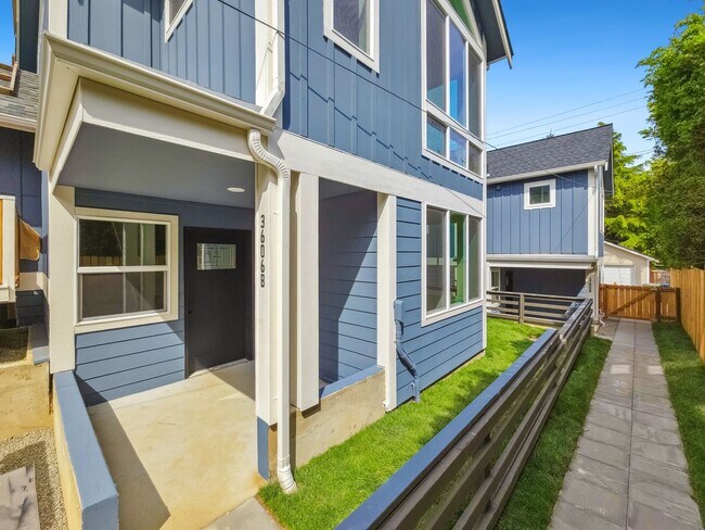 Building Photo - Modern 3-Bedroom AADU with Bright, Open Sp...