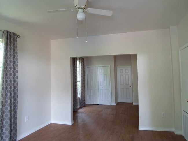 Building Photo - 1610 Lexington Ave