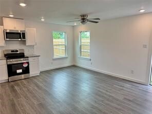 Foto del edificio - 8128 Sterlingshire St