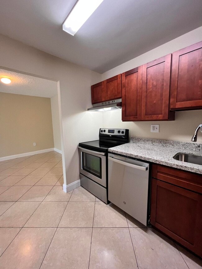 Building Photo - 405 Executive Center Dr