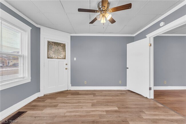 Foto del edificio - 72 Northfield Rd