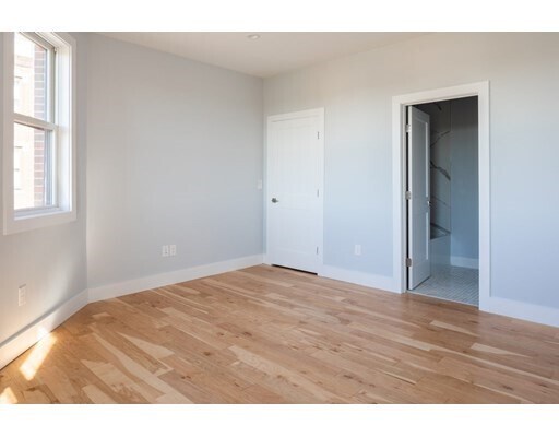 Foto del edificio - 1012-1016 Bennington St