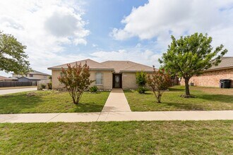 Building Photo - 5512 Golden Dr